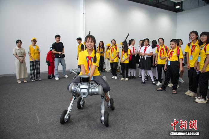 中越少年儿童共探科技魅力 携手厚植友谊