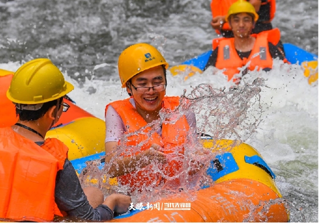 23℃清凉出圈:贵州以山水烟火接住全国避暑客流 23℃清凉出圈:贵州以山水烟火接住全国避暑客流