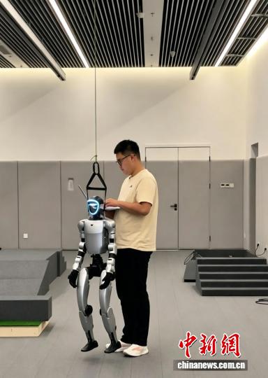 破题具身智能“数据荒” 北京中关村机器人“训练基地”揭秘
