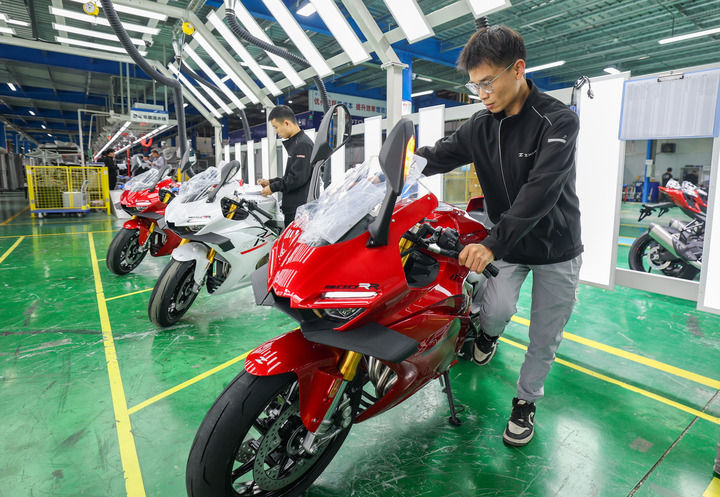 中国制造的深刻叙事——张雪机车的启示