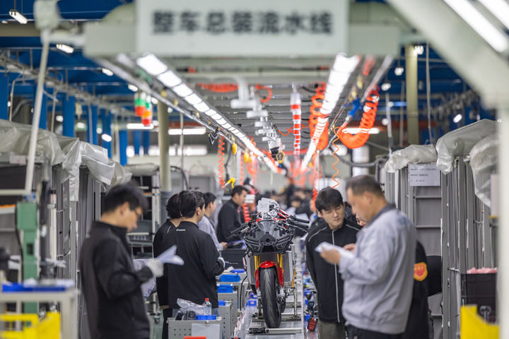 中国制造的深刻叙事——张雪机车的启示