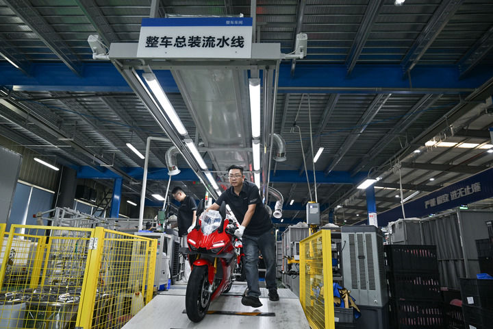 中国制造的深刻叙事——张雪机车的启示