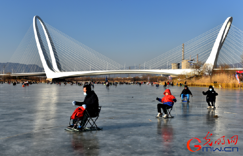 北京公園風景區元旦假期接待遊客147.6萬人次 冰雪活動受歡迎