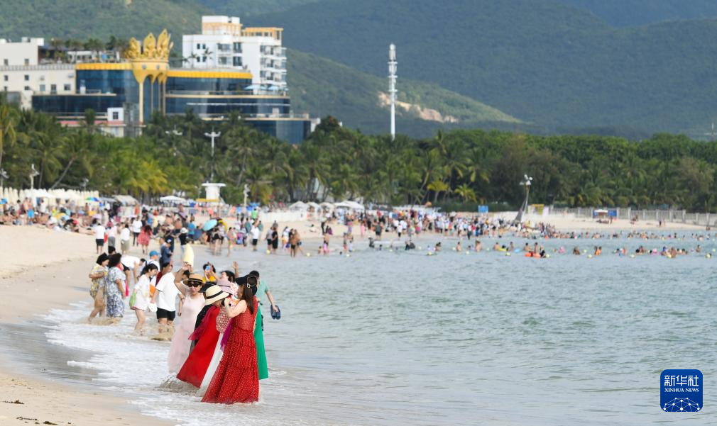 海南三亚：冬季旅游市场升温