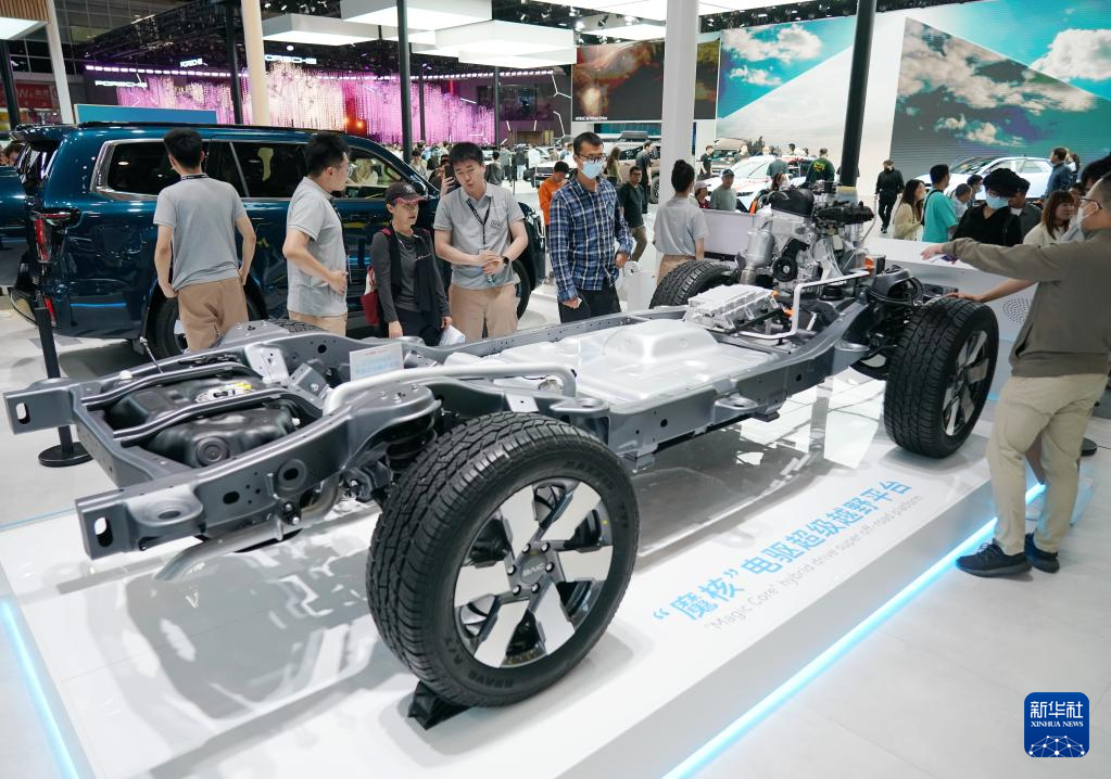 必一运动北京车展：智能化成新能源汽车新亮点(图2)