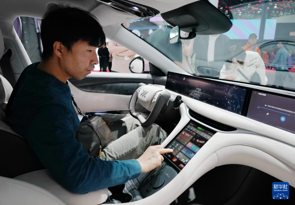 必一运动北京车展：智能化成新能源汽车新亮点(图9)