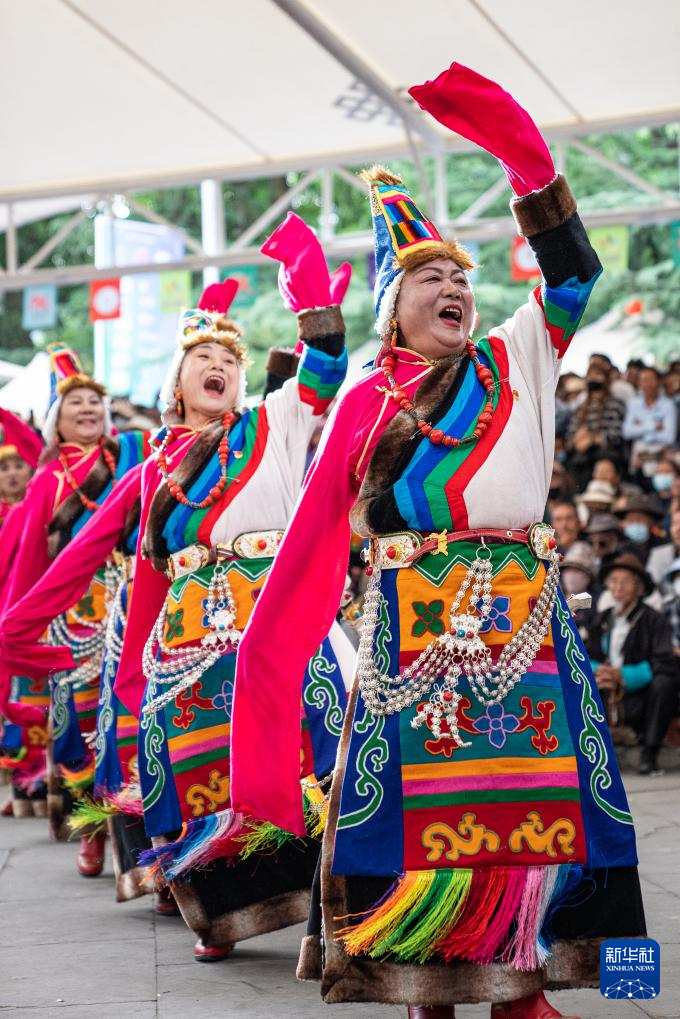 西藏：拉萨举办第二届锅庄舞大赛