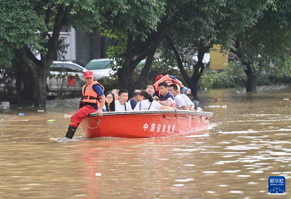 广西桂林：洪峰过境