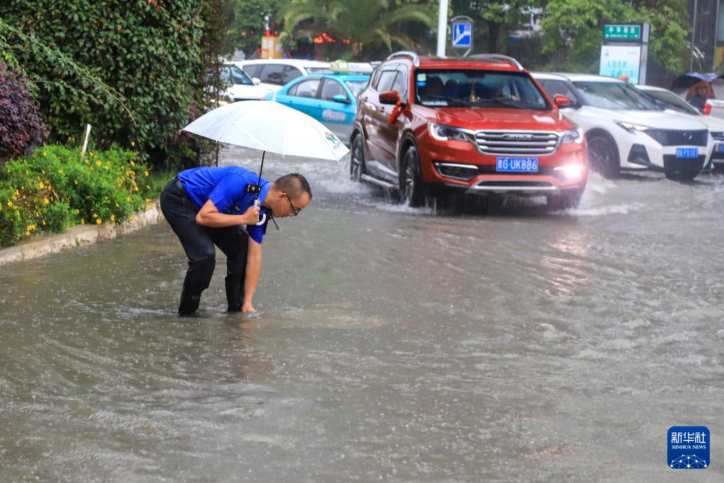 贵州：多举措应对强降雨天气