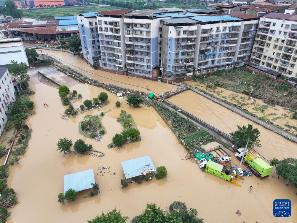 聚焦防汛抗洪｜重庆5区县降下特大暴雨 15条河流出现超警戒水位洪水