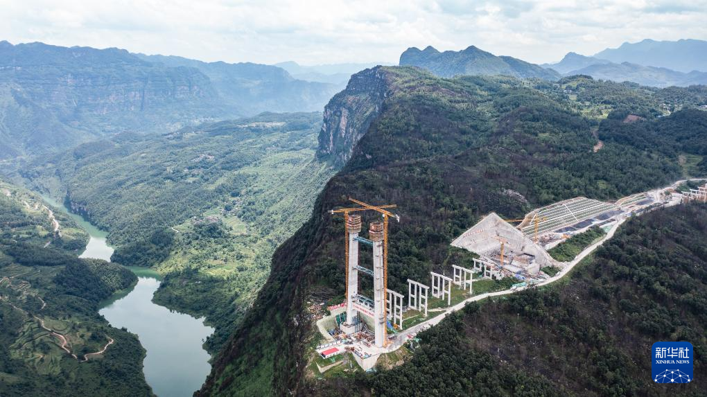 安盘高速天门特大桥建设有序推进