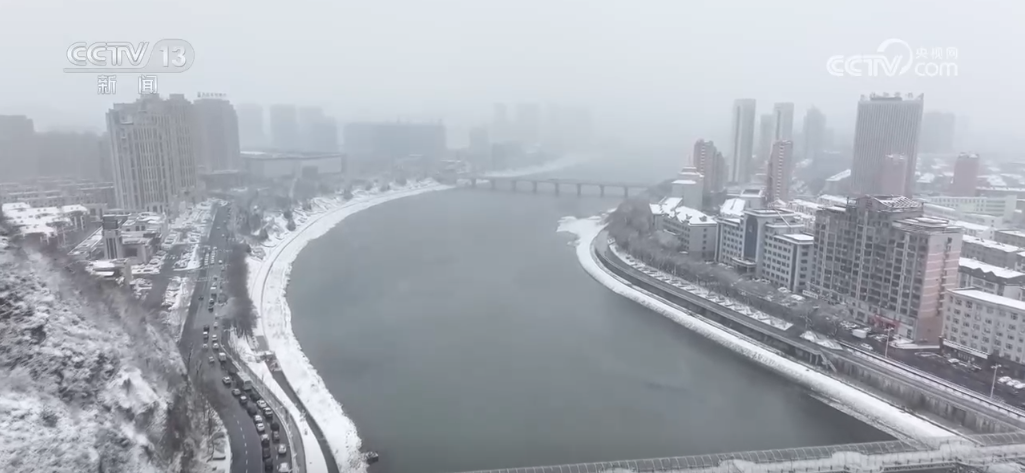 大范围降雪天气来袭 多部门全力协作保障生产生活