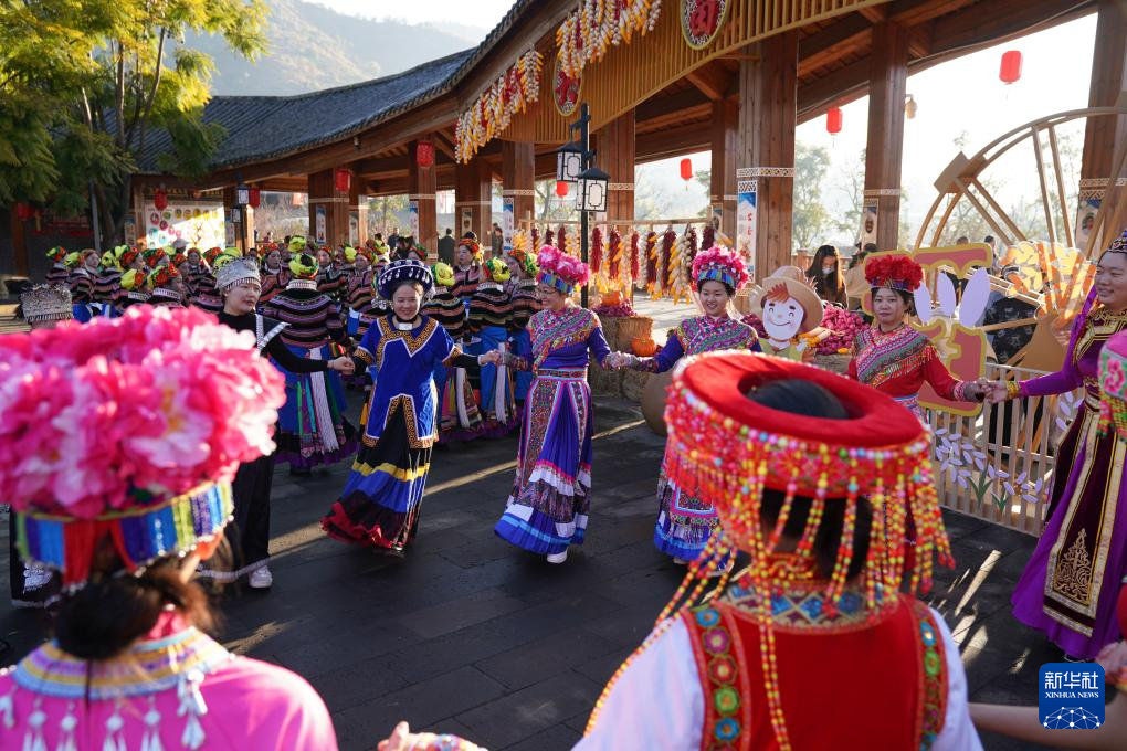 “四季村晚”迎新年