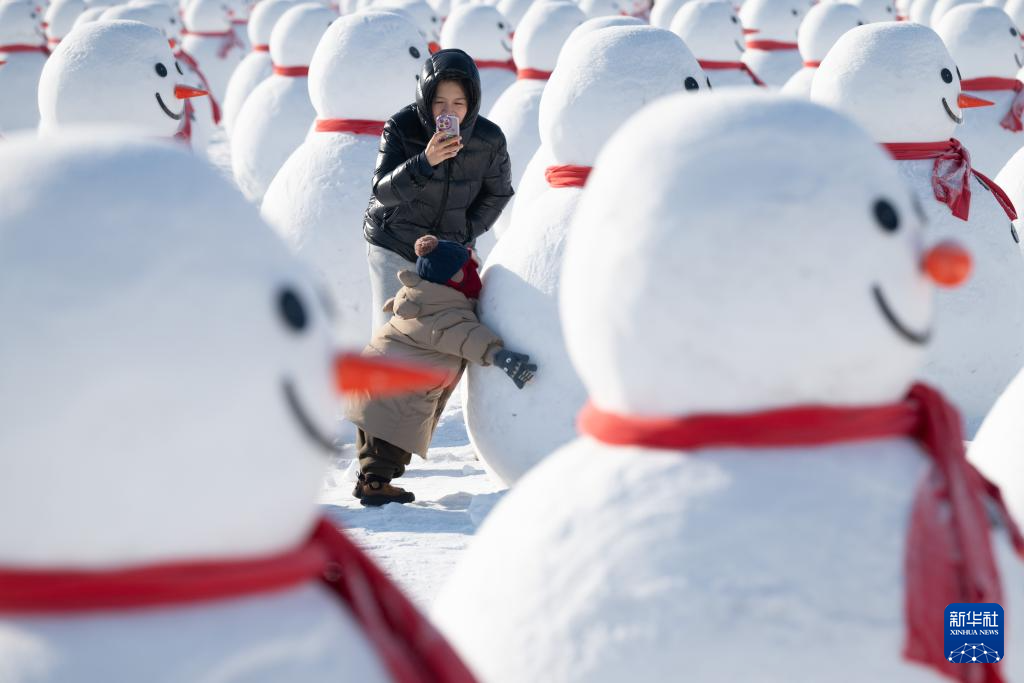 “尔滨”雪人迎八方来客