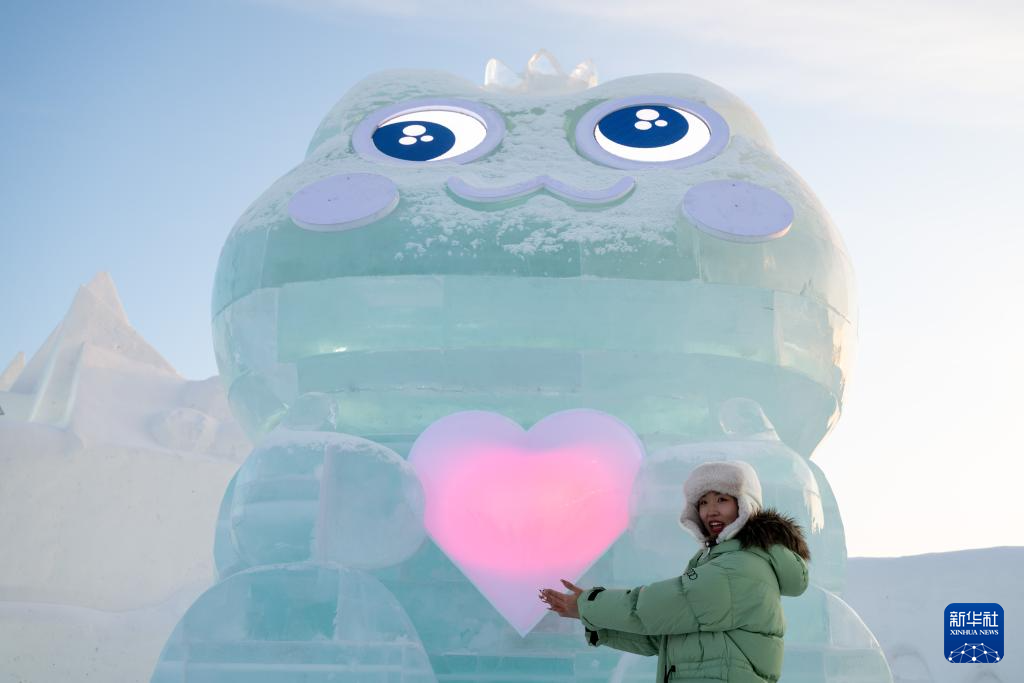 新华全媒+｜一年一度！哈尔滨国际冰雪节点燃冬日欢腾