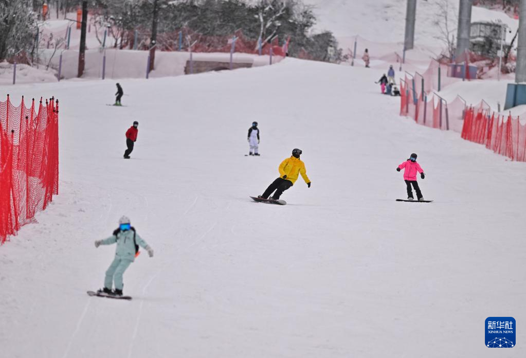 春节假期川西冰雪游火热