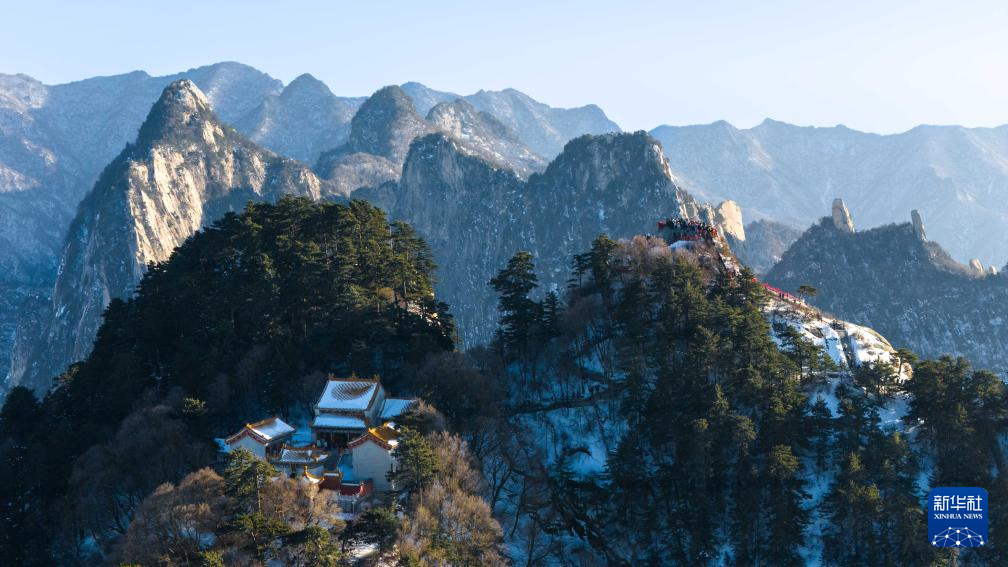 华山迎来新春旅游高峰