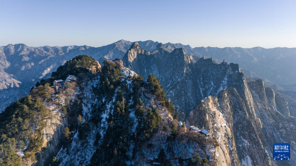 华山迎来新春旅游高峰