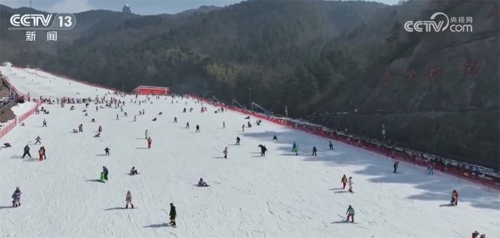 大江南北“热”度非凡 冰雪旅游持续升温刷新经济新活力