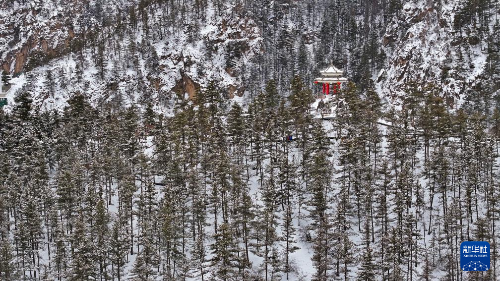 雪后贺兰山