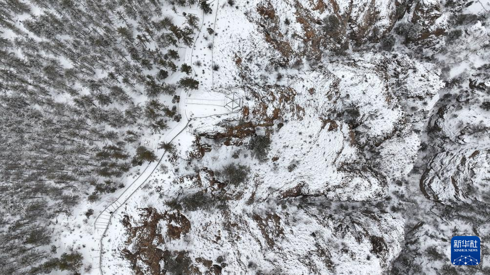 雪后贺兰山