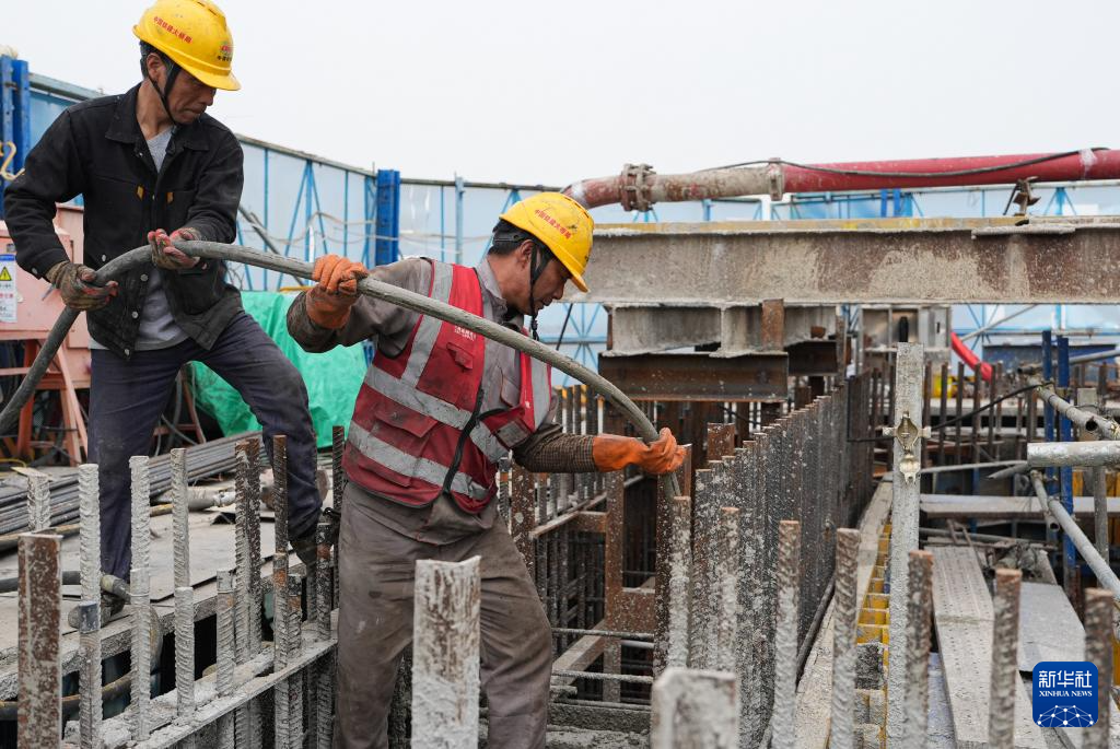 浙江：双屿门特大桥主塔建设进入冲刺阶段