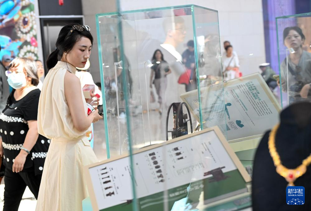 国博推出新书《思接千载：115件文物里的古代中国》