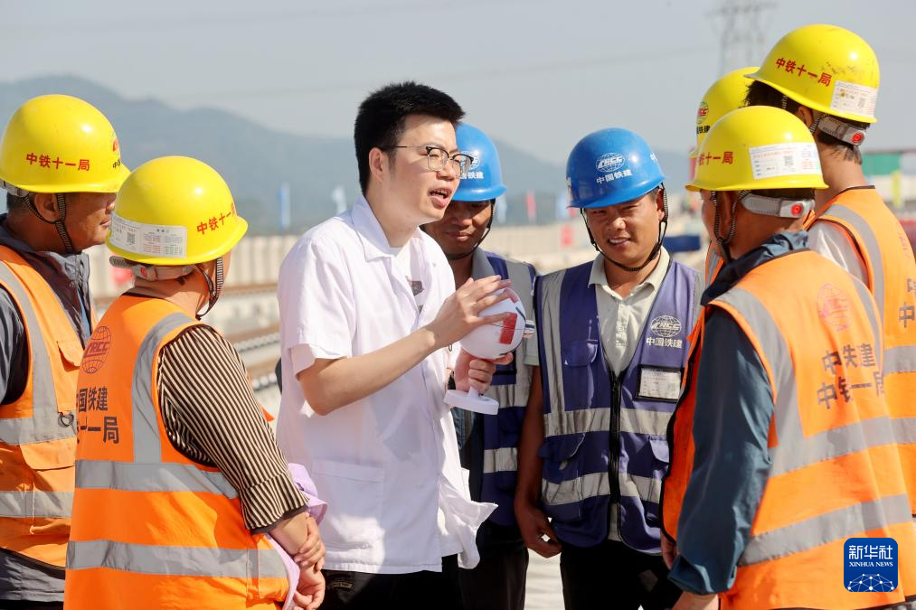 关注眼健康 迎接爱眼日