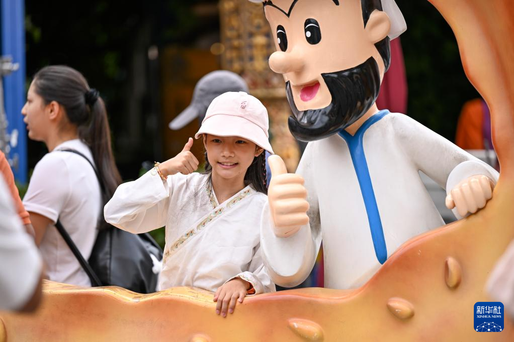 热热闹闹逛巴扎