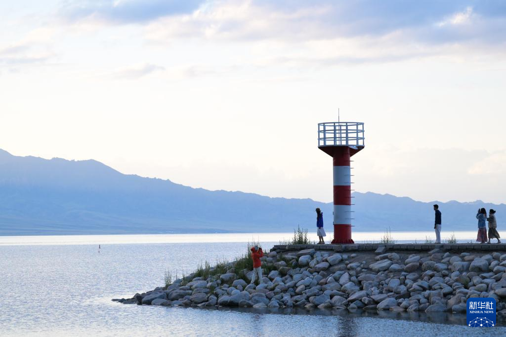 新疆赛里木湖：绘就生态旅游新图景