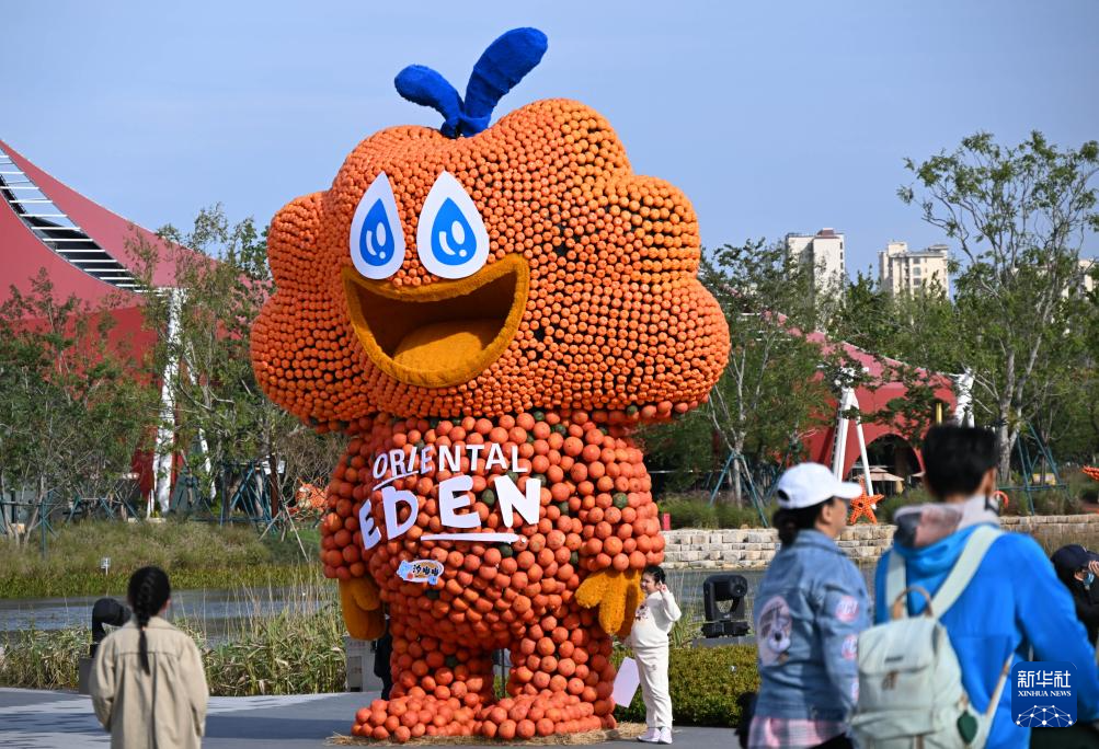青岛：“南瓜王国”吸引游客