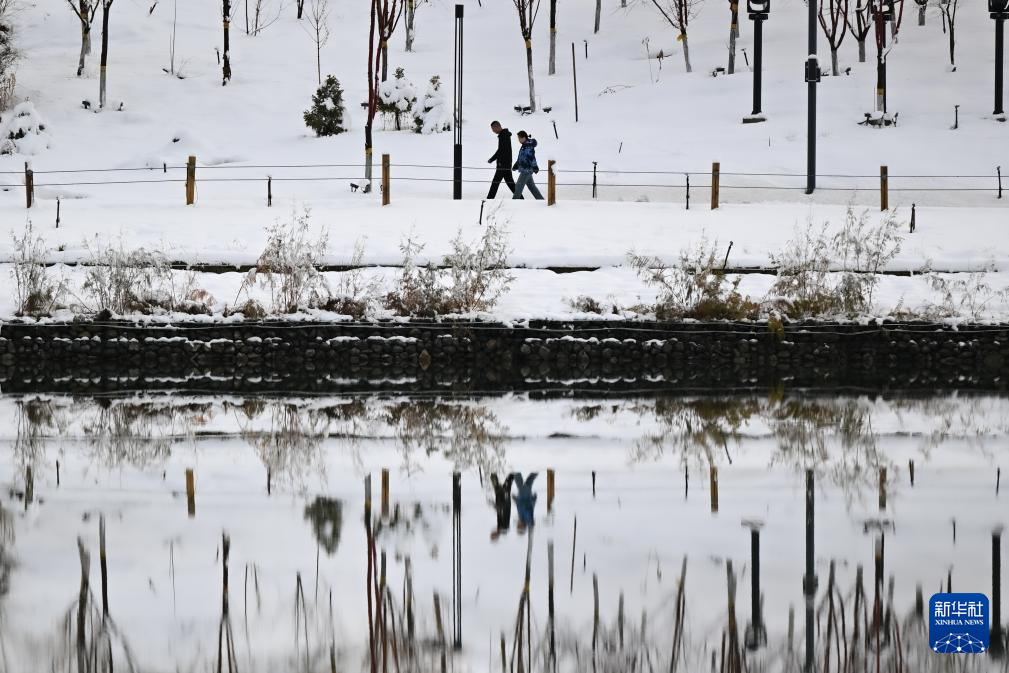 新疆多地迎来降雪