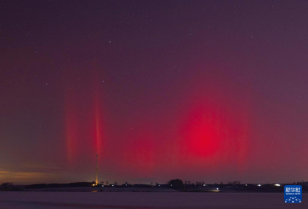 绚丽极光“光临”中国最北天空