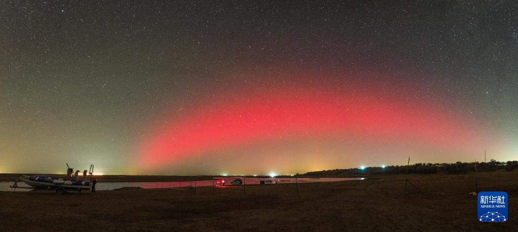 绚丽极光“光临”中国最北天空