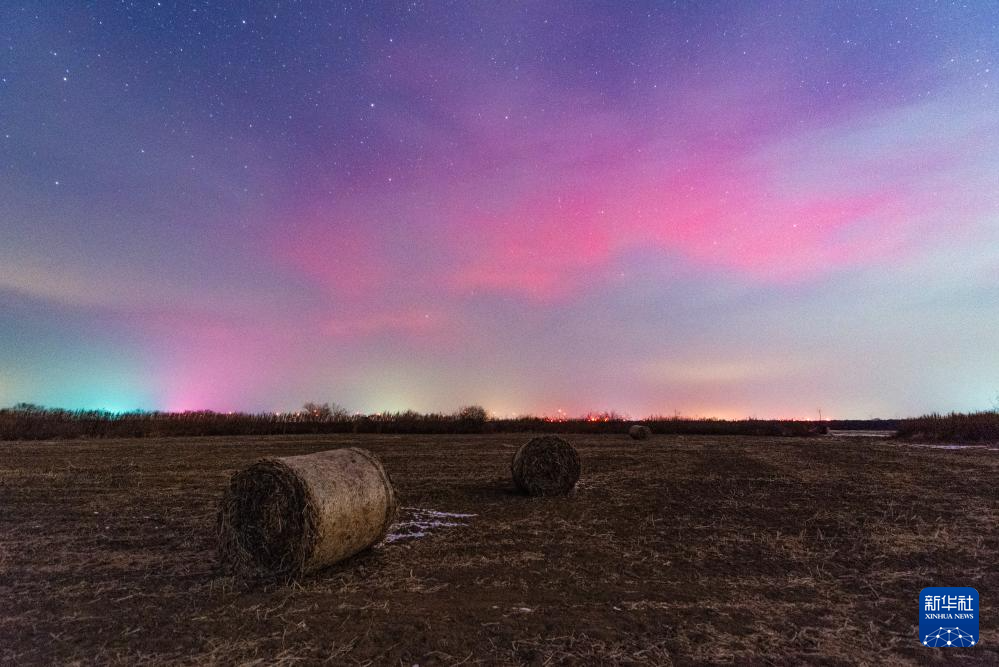 绚丽极光“光临”中国最北天空