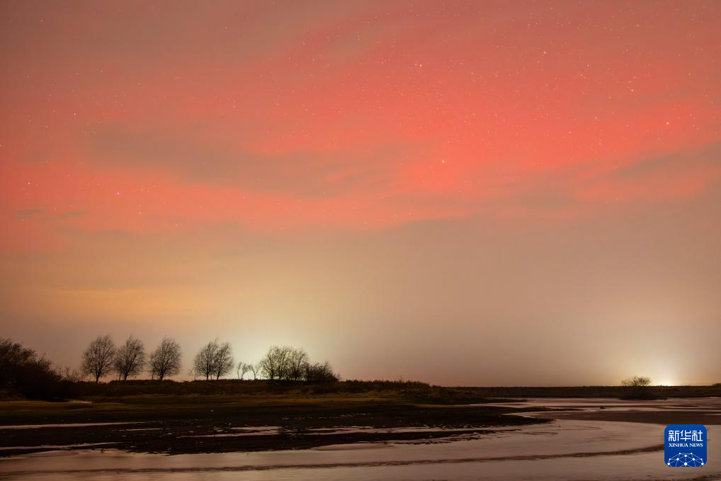 绚丽极光“光临”中国最北天空