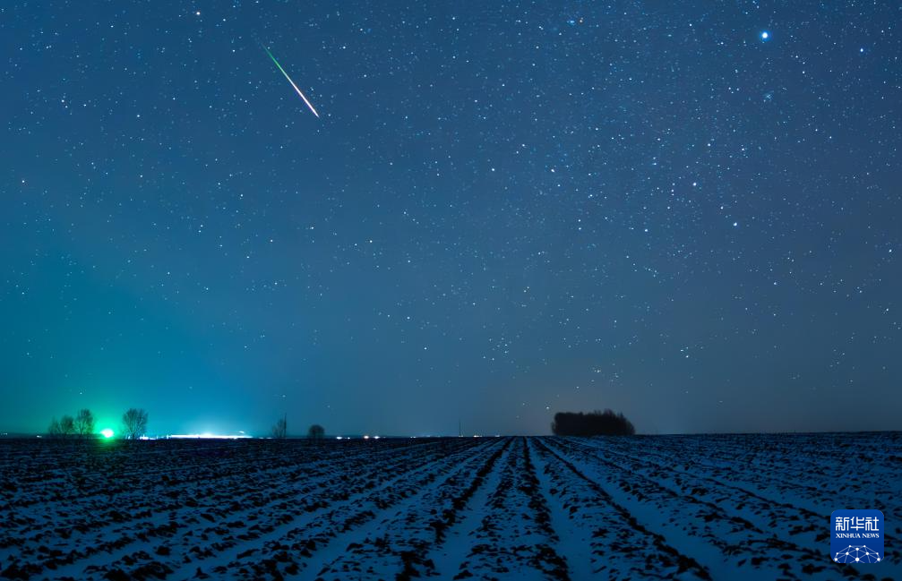 星空相册|狮子座流星雨闪耀夜空