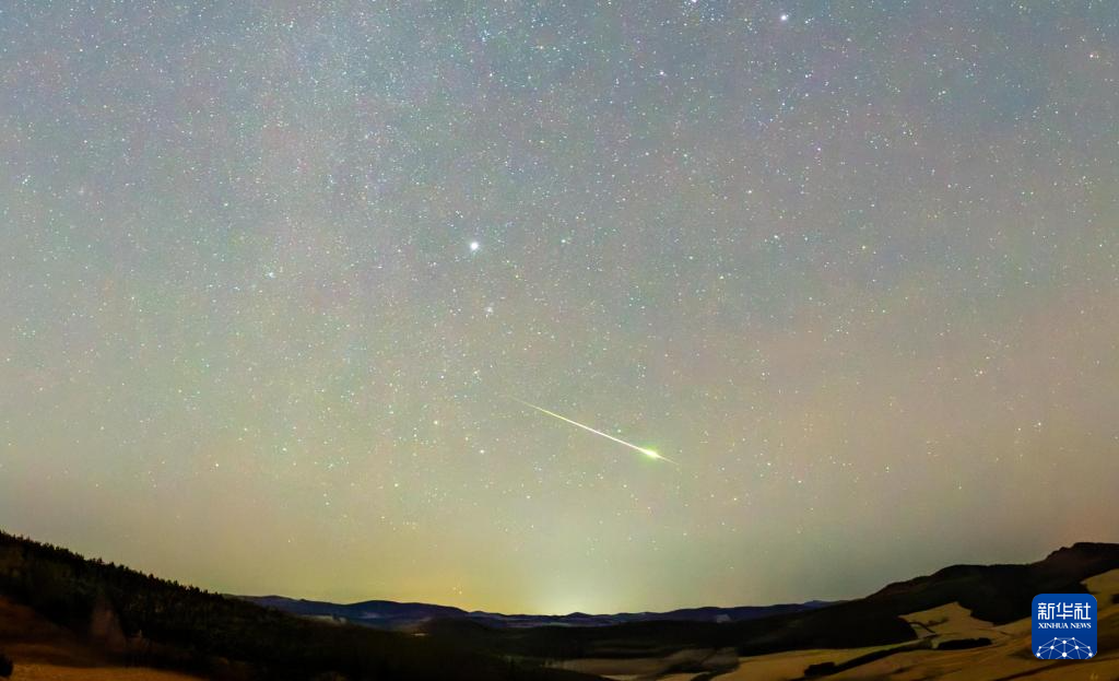 星空相册|狮子座流星雨闪耀夜空