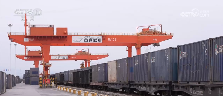 促消费、稳民生！1626.8亿件“小包裹”为稳中向好的中国经济写下生动注脚