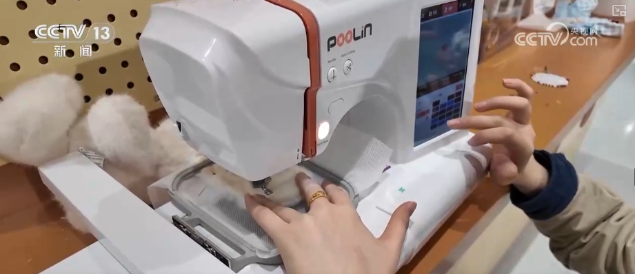 “悦己消费”持续升温带火“娃衣”大市场 开辟时尚玩偶圈新赛道