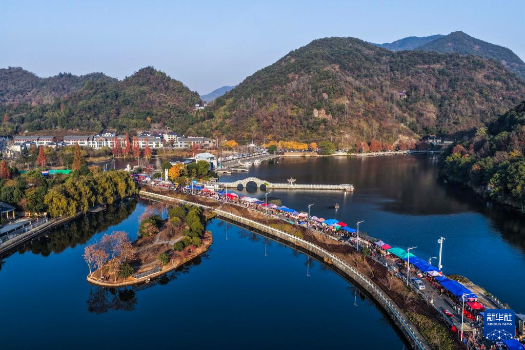 浙江建德:迎新年乡村赶大集