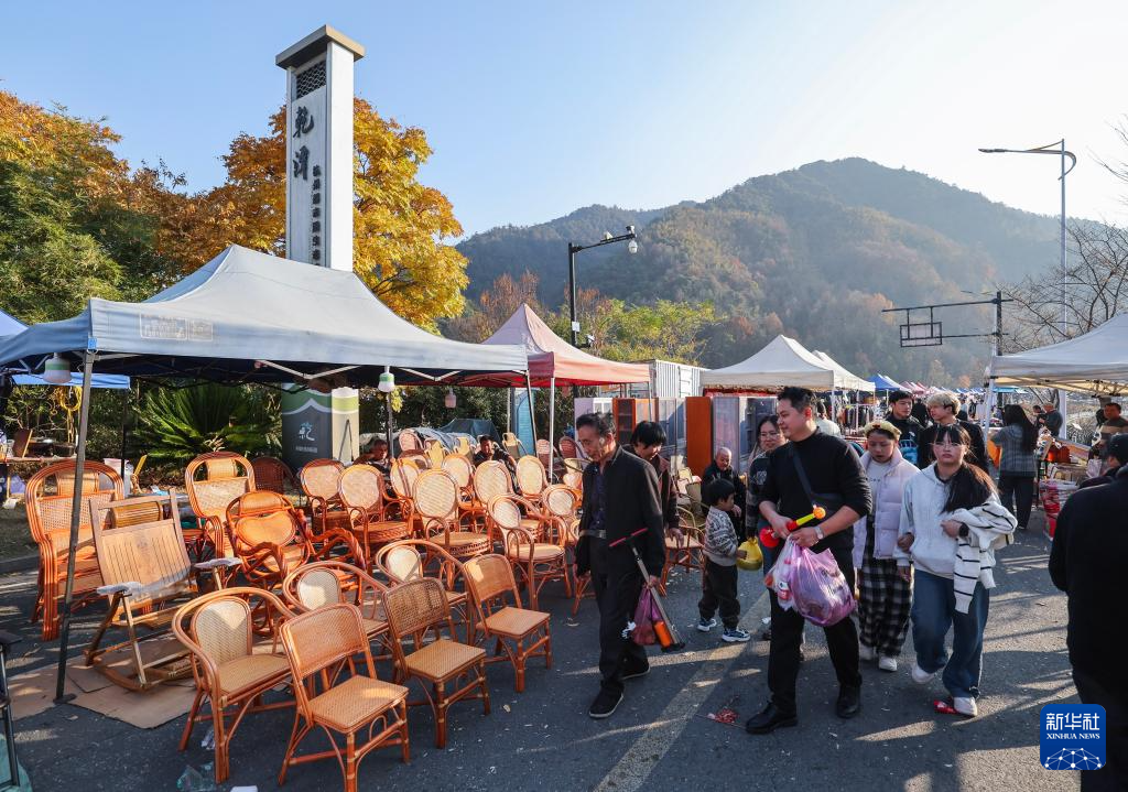 浙江建德:迎新年乡村赶大集