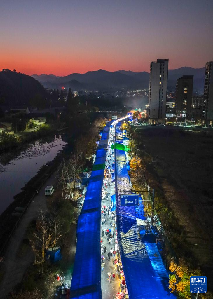浙江建德:迎新年乡村赶大集