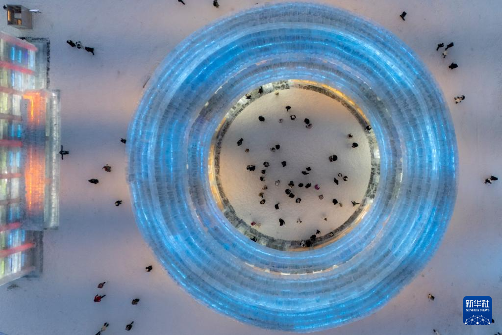 最大规模的哈尔滨冰雪大世界开园