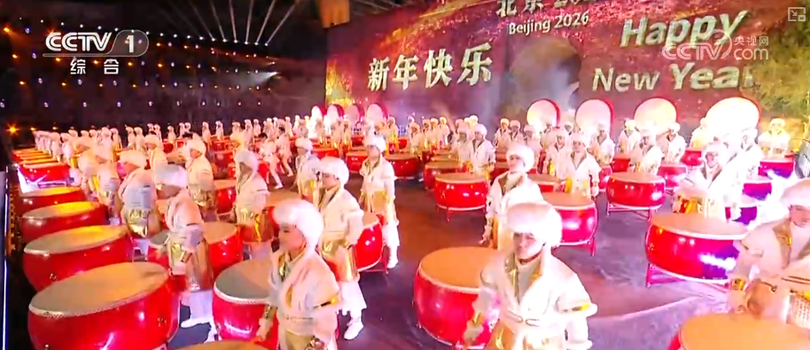 “沉浸式体验+多元场景”释放多彩活力 游客欢度佳节