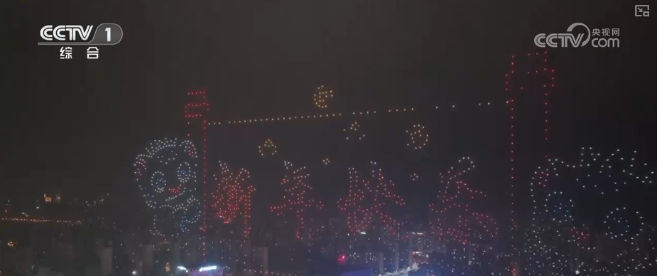 “沉浸式体验+多元场景”释放多彩活力 游客欢度佳节