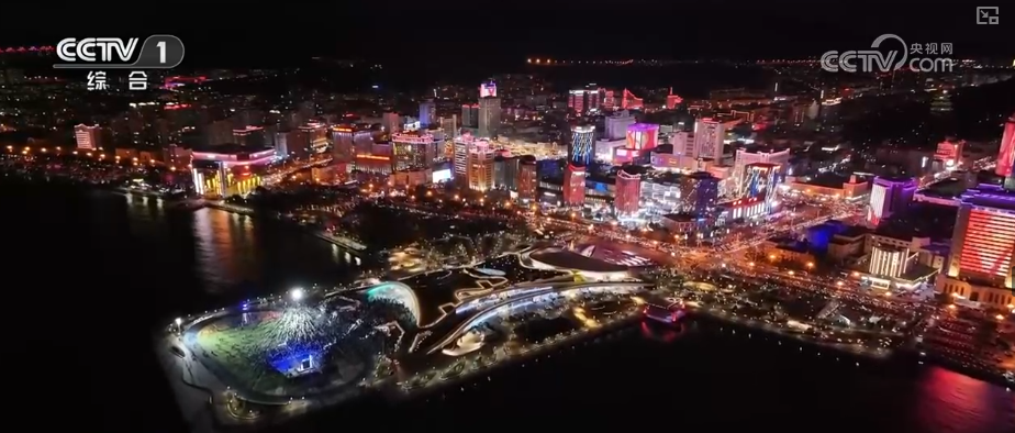 “沉浸式体验+多元场景”释放多彩活力 游客欢度佳节