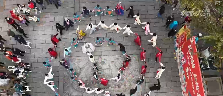 “沉浸式体验+多元场景”释放多彩活力 游客欢度佳节