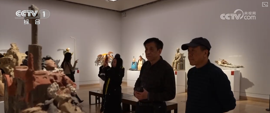 “沉浸式体验+多元场景”释放多彩活力 游客欢度佳节