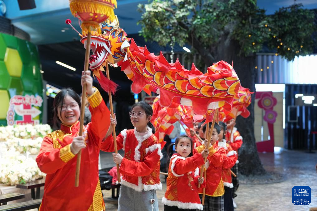 杭州:少儿“新春赶大集”